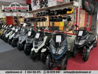 piaggio mp3 300 hpe sport 15 stuks nieuw en gebruikt ! piagg — motoren | piaggio — marktplaats
