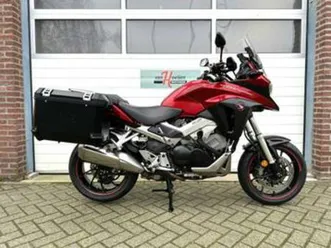 honda vfr800x crossrunner abs (bj 2017) — motoren | honda — marktplaats