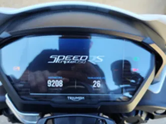 triumph speed triple rs 2018 9000km