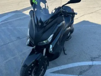 yamaha x-max