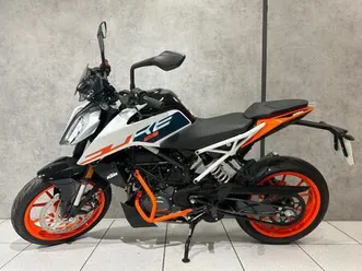 74/2024 ktm duke 125 - only 822 miles!