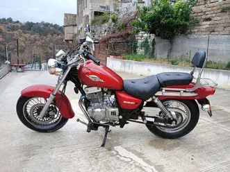 suzuki gz 250 rosso