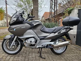 43000 km. rádio. akrapovic kipufogó. navogáció