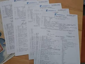 einige papiere für vespa und piaggio gegen gebot zu verkaufen !