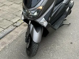 ② yamaha nmax 125 cc blue core 1570 km !