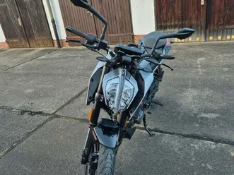 ktm duke 125 silver bj. 2022
