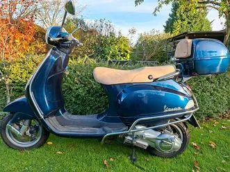 piaggio vespa lx 125 blau