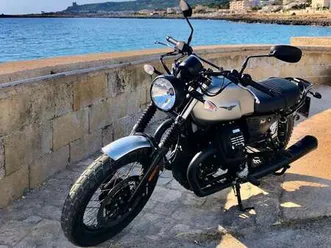 moto guzzi v 7 iii rough grigio