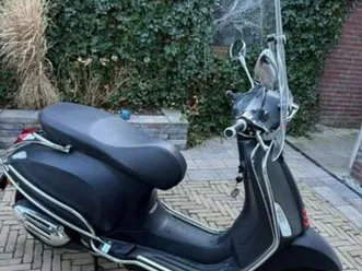 zeer mooie en exclusieve vespa sprint — scooters | vespa — marktplaats