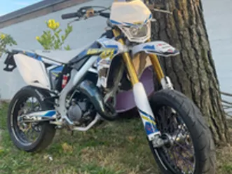 suzuki valenti 50 sm