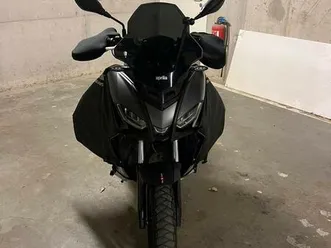 ② aprilia sr gt 125 - 2022 - 22k km