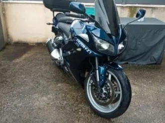 fz1 gt + top case 2 casques