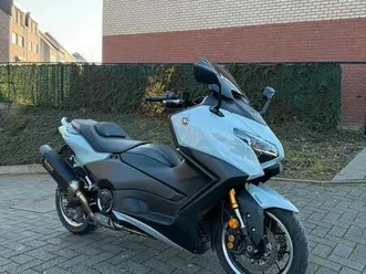 ② tmax 560 2025 techmax 3500km