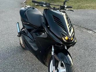 ② yamaha aerox b klasse nette staat