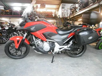 2013 honda nc 700x £2000 extras sat nav and fsh a vendre