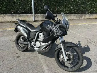 2013 honda transalp xl 700 v a vendre