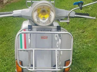 1983 piaggio vespa px125 a vendre