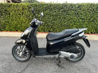 piaggio carnaby 200 es