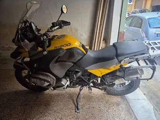 bmw r 1200 gs adventure giallo