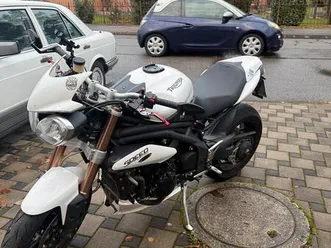 triumph speed triple 1050 abs