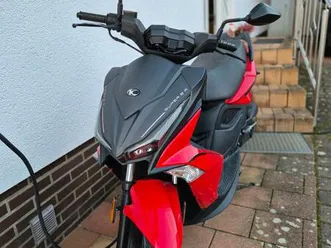 kymco super 8 in rot