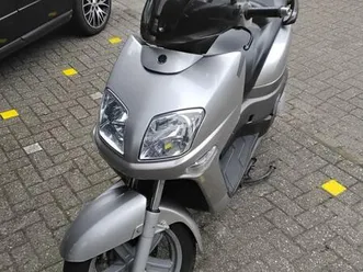 yamaha versity 300 honda sh