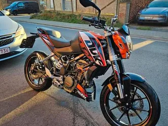② ktm duke 125 cc