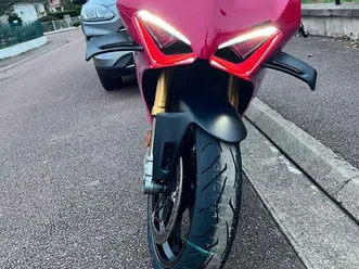 ducati panigale v4 s akrapovic