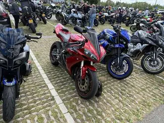 yamaha r1 2004 |akrapovič | xenon |carplay |