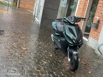 ② yamaha aerox b klasse