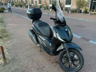 piaggio beverly 400, 8986 km , 2024 met alarm — motoren | piaggio — marktplaats