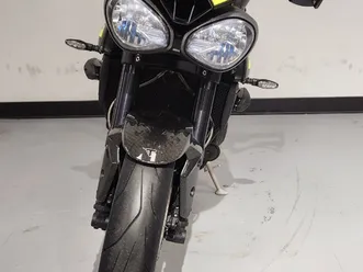 triumph speed triple rs