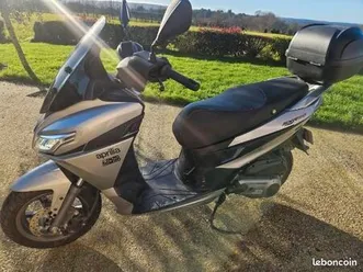 scooter aprilia sxr 50