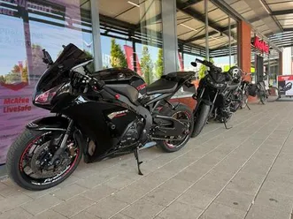 ② honda cbr 1000rr