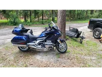 2018 honda goldwing tour gl1800 only 26k miles