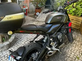 triumph trident 660, 2023, 8.200 km, em excelente estado. misericórdia