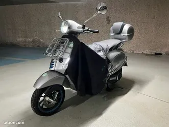 vespa elettrica 50 - 6500km (à réparer car défaut de recharge mais batterie ok)