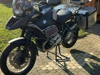 ② bmw r1200 gsa triple black