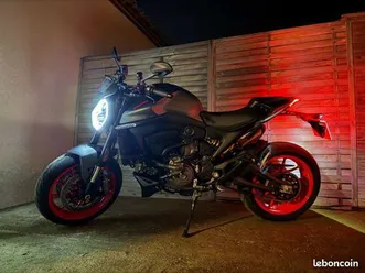 ducati monster + 937 avec options