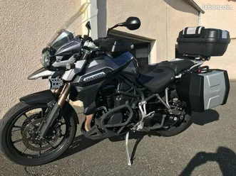 moto triumph explorer 1200