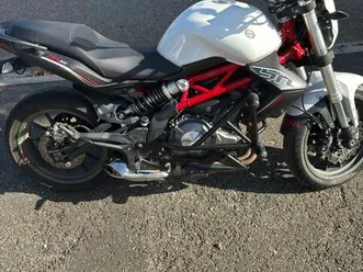 moto benelli bn 302 abs