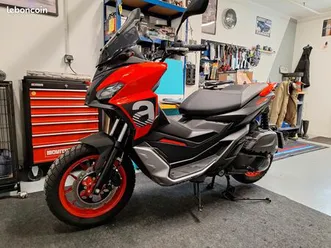 scooter aprilia sr 125 gt état neuf
