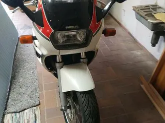 suzuki gsx 750 f bj.1991 , tüv neu und läuft!!!