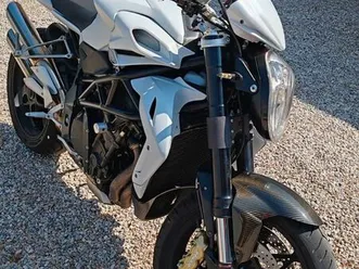 mv agusta 920 brutale du 01/07/2011 16500km excellent état échange possible
