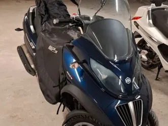 piaggio mp3 400