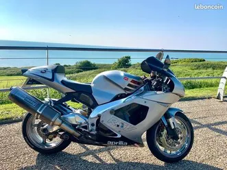 aprilia rsv 1000