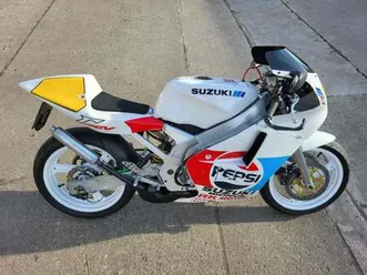 1989 f suzuki rgv250 vj21 rgv 250 classic retro two stroke pepsi race replica