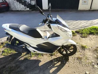 honda pcx 125 scooter andrães