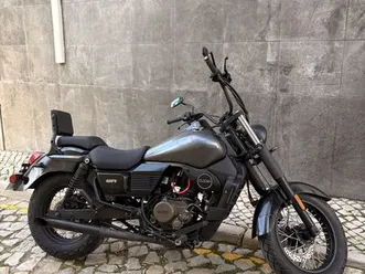um renegade commando 125 cc setúbal (são julião, nossa senhora da anunciada e santa maria da graça)