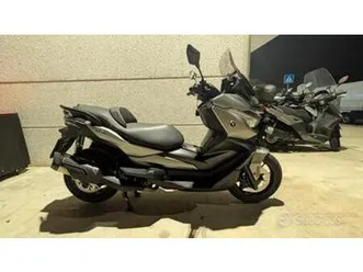 voge sfida sr4 400 max di maggio 2025